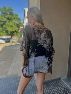 Blusa Aina Negra en internet