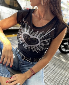 Remera bordada y tul escote corazón - comprar online