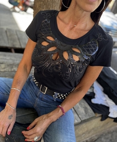 Remera Calada bordada - comprar online
