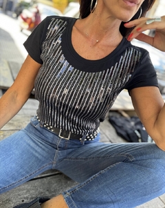 Remera Lluvia bordada - comprar online
