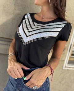 Remera Escote bordada - comprar online
