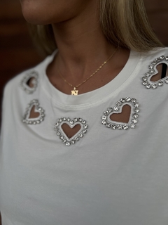 Remera Strass Elastizada Corazón - tienda online