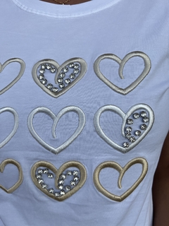 Remera Corazones Bordada y Elastizada - comprar online