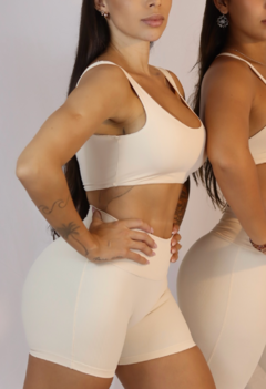 Top Basic - Nude na internet