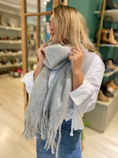 MANTA/BUFANDONA GRIS MELANGE - comprar online