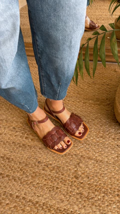 SANDALIA SUNA CHOCOLATE - De Pueblo