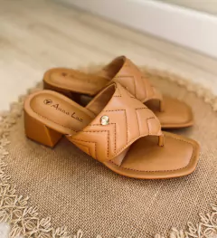 ZUECO NORA ( OJOTA )