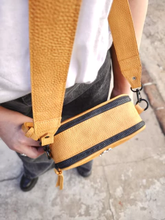 BANDO CARO SUELA CLARO ANTONIA AGOSTI en internet