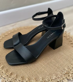 SANDALIA LUPE CUERO NEGRO