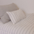 Acolchado Rayado Blanco con Gris - tienda online