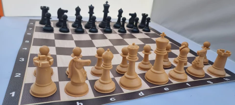 Juego De Ajedrez Profesional Economico Con Tablero de Cuerina