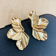 Brinco folhas pequeno dourado