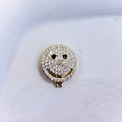 Berloque Charm Smile cravejado com zirconias dourado - comprar online