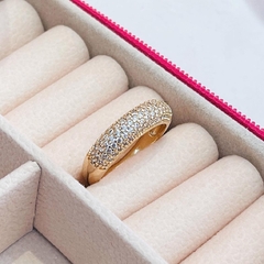 anel tipo aliança cravejado em ouro 18kl - comprar online