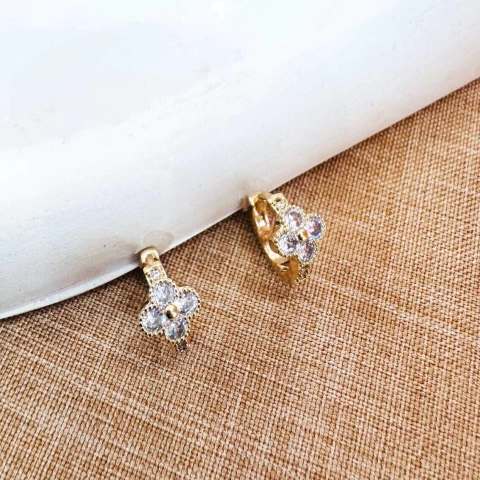 Argolinha com trevo mini em ouro 18kl - comprar online