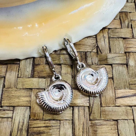 Argolinha de concha prateado