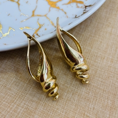 Brinco búzios grande dourado