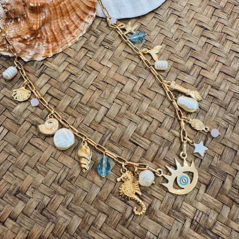 Colar médio com pingentes do mar e cristais candy