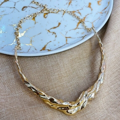 Colar organico dourado