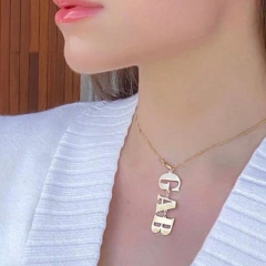 Colar de nome vertical banhado a ouro 18kl - comprar online