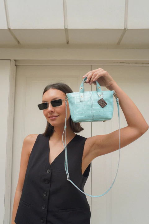 BANDOLERA MINI OLA CROCO CELESTE