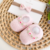 kit sapatinho de crochê e lacinho - trio rococó rosa - comprar online