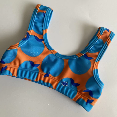 RMT_Top Lycra UV Manzanas Cyan - comprar online