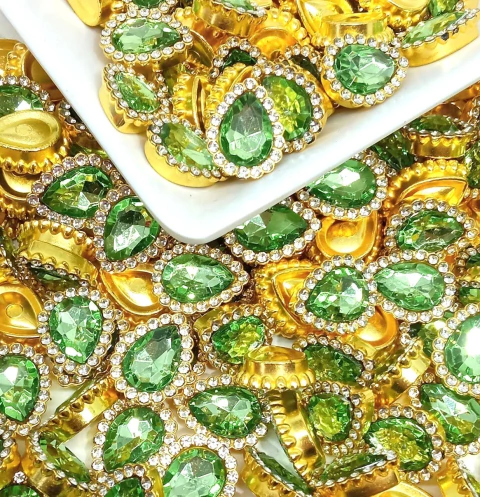 Chaton Gota Verde com strass Pct 25 Peças - comprar online