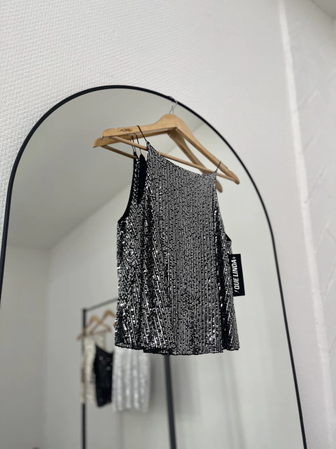 Blusa DELUXE escote cerrado