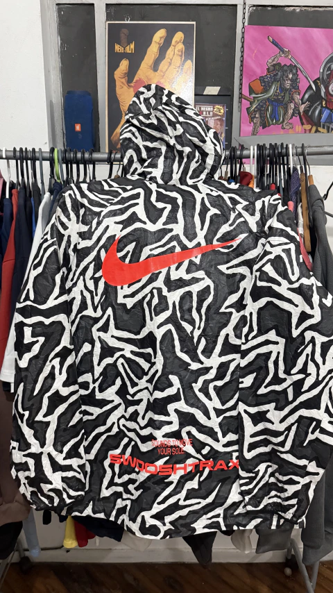 Campera Nike Swooshtrax