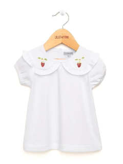 REMERA CUELLO BORDADO FRUTILLA