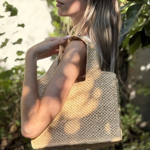 CARTERA RAFIA NATURAL LULI
