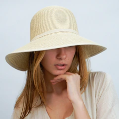 CAPELINA ALA IRREGULAR CLARITA - Compania de Sombreros