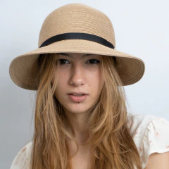 CLOCHE COMFY RAFIA en internet