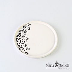 Imagen de Plato Redondo Sin Oro - Chico de Café / Grande de Té - Diseños Varios (Valor por Unidad)