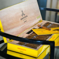 Imagen de Montecristo Short 66 Humidor Edición limitada
