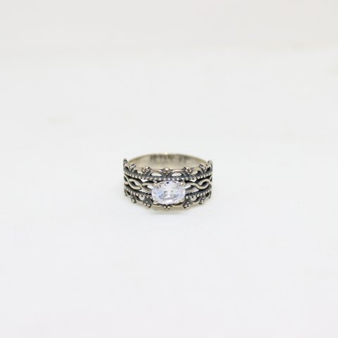 Anel solitário detalhes