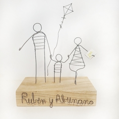 Escultura de Familia en alambre - Vienen y Van Deco