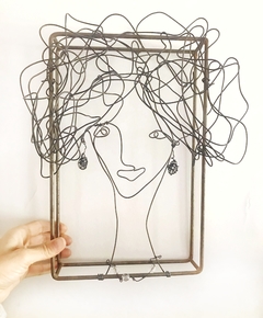 Cuadro Mujer en Alambre - comprar online