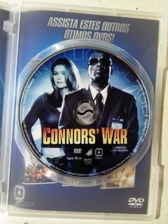 Dvd A Guerra de Connors Anthony Treach Criss Nia Peeples Blu Mankuma Warren Derosa Direção: Nick Castle Roteiro: D. Kyle Johnson Edição: Vanick Moradian Figurino: Karen Munnis - Loja Facine