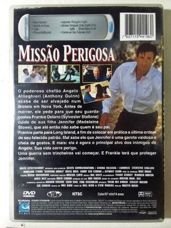 Dvd Missão Perigosa Sylvester Stallone, Madeleine Stowe, Anthony Quinn Direção: Martyn Burke Música composta por: Bill Conti - comprar online
