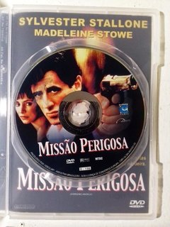 Dvd Missão Perigosa Sylvester Stallone, Madeleine Stowe, Anthony Quinn Direção: Martyn Burke Música composta por: Bill Conti - Loja Facine