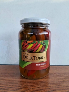 Ajíes Picantes en Vinagre Casa De La Torre x 200 Gr.