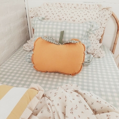 Almohadón XL con volados estampado - comprar online