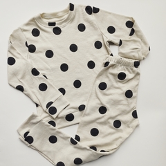 Pijama con lunares en internet