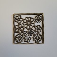 Embellecedores de metal - MODELO FLORES CUADRADA (x10 un) - comprar online
