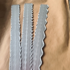Imagen de REGLA DE RASGADO - TRES DISEÑOS DE RASGADOS - DE ACERO CARBONO - NUMERACION 20 CM PRECIO X UNIDAD