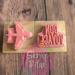 SELLO MADERA VIAJE: BON VOYAGE + AVION - kit x2 - studio g - comprar online