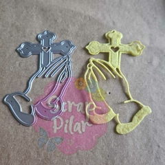 DIE / TROQUEL - MANO REZANDO CON CRUZ- COMUNIÓN- - Scrap Pilar