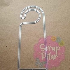 DIE / TROQUEL - CARTEL PARA COLGAR EN LA MANIJA DE LA PUERTA CON BASE - - comprar online